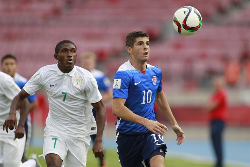 US-Lobeshymnen auf BVB-Talent Christian Pulisic Jüngster US-Profi, der je in einem WM-Qualifikationsspiel in der Startelf stand: Christian Pulisic (r.).