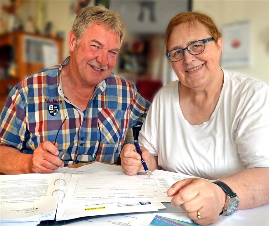 Neues Demokratie-Projekt braucht Unterstützung Jürgen Chmielek und Elke Rüdiger setzen ein Projekt des Seniorenbeirats um, in dem es um die Demokratieentwicklung in der Seestadt geht. Dazu wird aber die Hilfe der Bevölkerung benötigt. Die beiden hoffen auf viel Unterstützung.