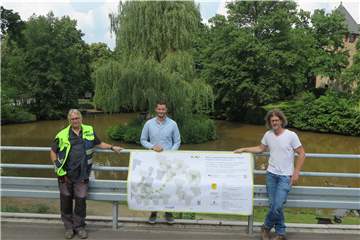 Jürgen Höchst, Markus Vornbrock und Dirk Vennemann (v.l.) stellten das Bau-Projekt im Umfeld des Gahlener Mühlenteiches vor.