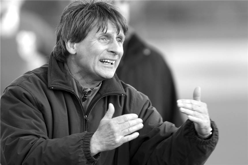 Tod des ehemaligen Schweriner Trainers Jürgen Klahs erschüttert Castrop-Rauxeler Fußballer Jürgen Klahs ist im Alter von 63 Jahren gestorben.