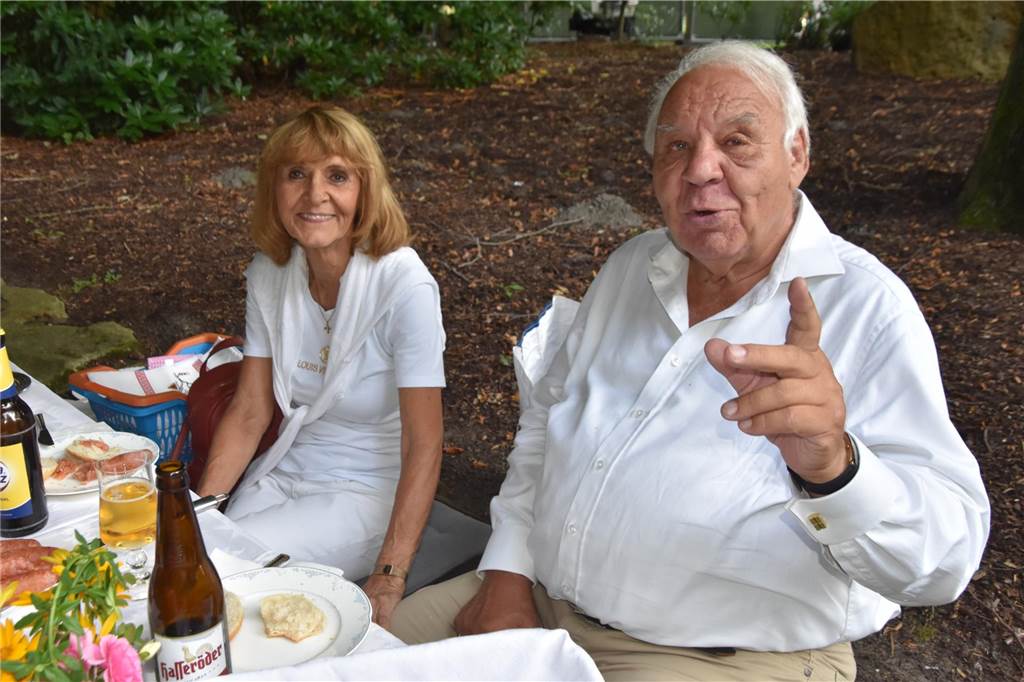 Jürgen Ortlepp und seine Frau Barbara: Vor 999 Tage haben sie in der Schlossmühle geheiratet.