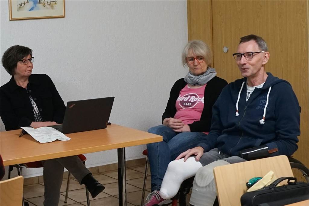 Jürgen Strütjen berichtete von seinen Erfahrungen. In Folge seiner Erkrankung hat er wertvolle Unterstützung von dem Beratungsteam erhalten.