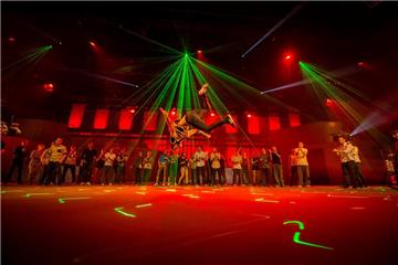 Jugendliche, die im Open Space trainieren, können es mit Talent und harter Arbeit auch in die Urbanatix-Show schaffen.