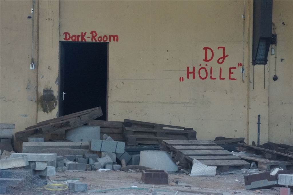 Anwohner sind sauer auf die Stadt wegen des alten Fuhrpark-Geländes Jugendliche haben auf dem Fuhrpark-Gelände viele Spuren hinterlassen.