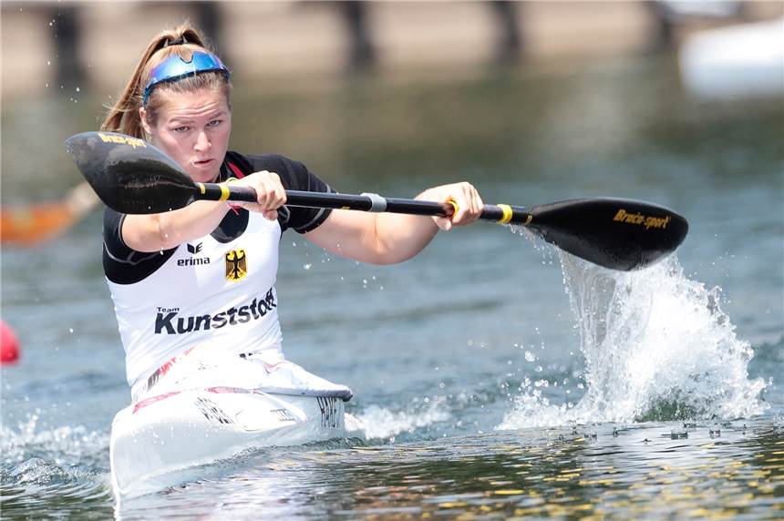 Weltmeisterschaft! Jule Hake ist nach irrem Schlusssprint erneut U23-Weltmeisterin Jule Hake hat ihren Weltmeistertitel über 1000 Meter erfolgreich verteidigt.
