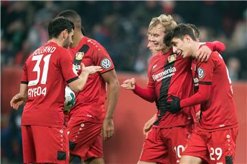 Julian Brandt (2.v.r.) erzielte gegen Bremen einen Doppelpack.