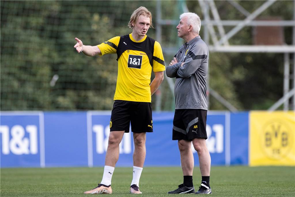 Brandt geht selbstbewusst ins neue BVB-Jahr: „Da muss eine klarere Linie herrschen“ Julian Brandt im Gespräch mit Armin Reutershahn.