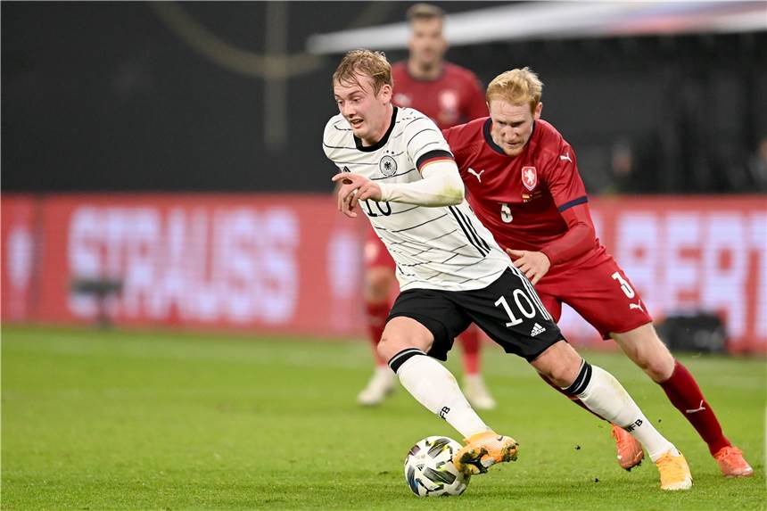 BVB-Nationalspieler: Brandt verpasst Tor, Delaney gewinnt Nord-Duell Julian Brandt sammelte gegen Tschechien 90 Minuten Spielpraxis.