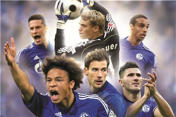 Julian Draxler (oben von links), Manuel Neuer, Joel Matip, Leroy Sané (unten links) und Sead Kolasinac (unten rechts) haben den FC Schalke in den vergangenen Jahren verlassen. Die Reaktionen fielen unterschiedlich aus. Leon Goretzka (unten Mitte) musste sich nach der Bekanntgabe seines Wechsels zum FC Bayern beim Spiel gegen Hannover Pfiffe gefallen lassen.