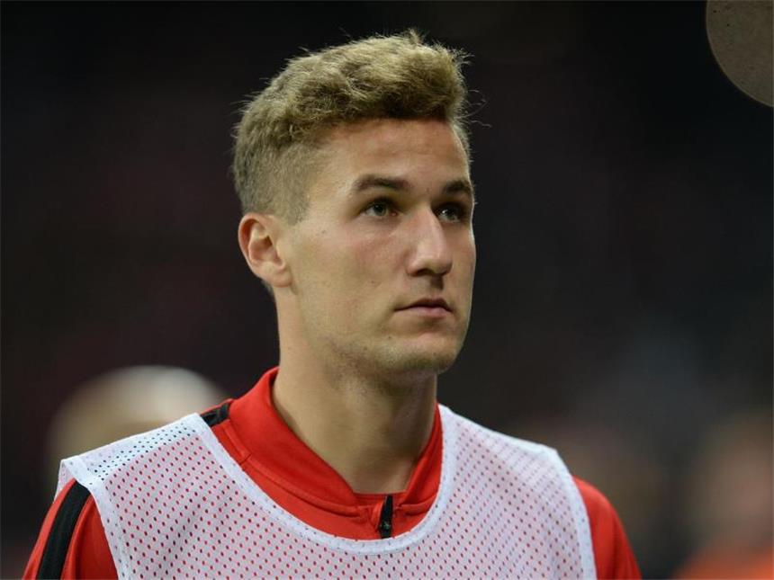 FC Augsburg gibt Stürmer Günther-Schmidt Profivertrag Julian Günther-Schmidt hat in Augsburg einen bis 2020 laufenden Profivertrag unterschrieben. Foto: Andreas Gebert