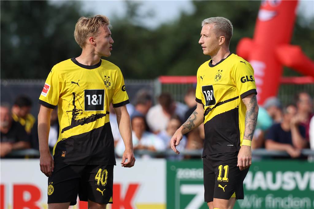 BVB-Talent Julian Rijkhoff und die Frage nach der Zukunft: Personalie wird zum Politikum Julian Rijkhoff spricht mit Marco Reus.