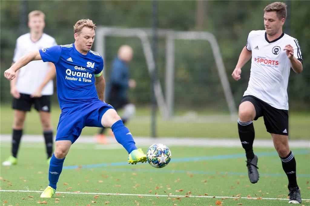 Fair-Play vom Feinsten und Tore am Fließband: Das sind unsere Highlights der bisherigen Saison Julian Rohlmann (l.) war gegen Saxonia Münster gleich vier Mal erfolgreich.