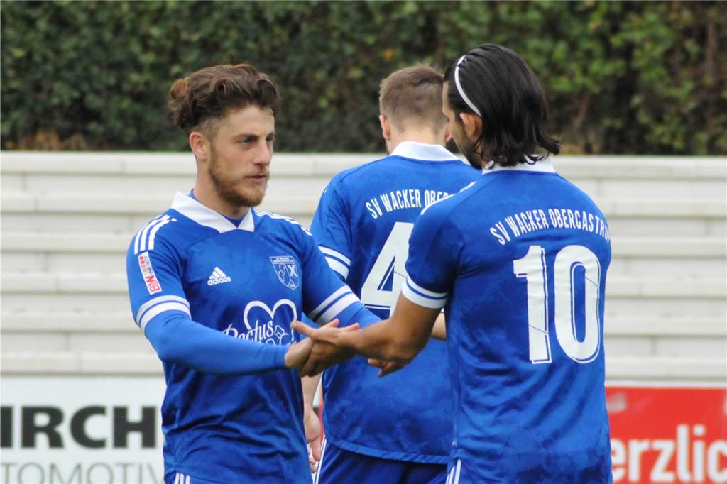 So sind die Castrop-Rauxeler Fußballspiele ausgegangen - alle Torschützen auf einen Blick Julian Ucles Martinez (l) und Elvis Shala erlitten mit dem SV Wacker Obercastrop die erste Niederlage in der Westfalenliga.