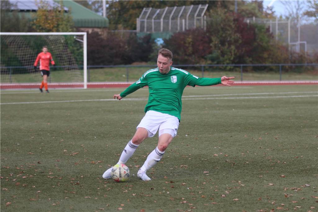 „Spielerisch die beste Mannschaft der Liga“: SG Selm: Mittelfeldmann möchte ganz nach oben Julian Wilhelm wurde in der Hinrunde sowohl auf der Sechs als auch als Innenverteidiger eingesetzt.