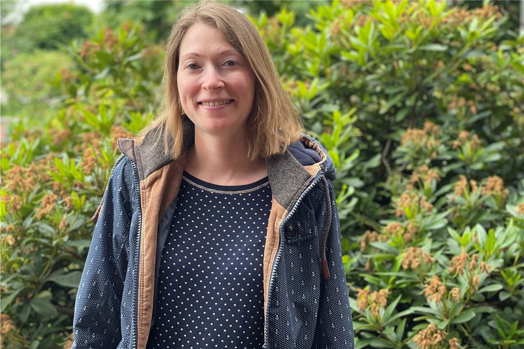 Viele Höhepunkte: Volles Programm in der Lebendigen Bibliothek Julie Fraser liest am 10. März aus einer ihrer aktuellen Veröffentlichungen.