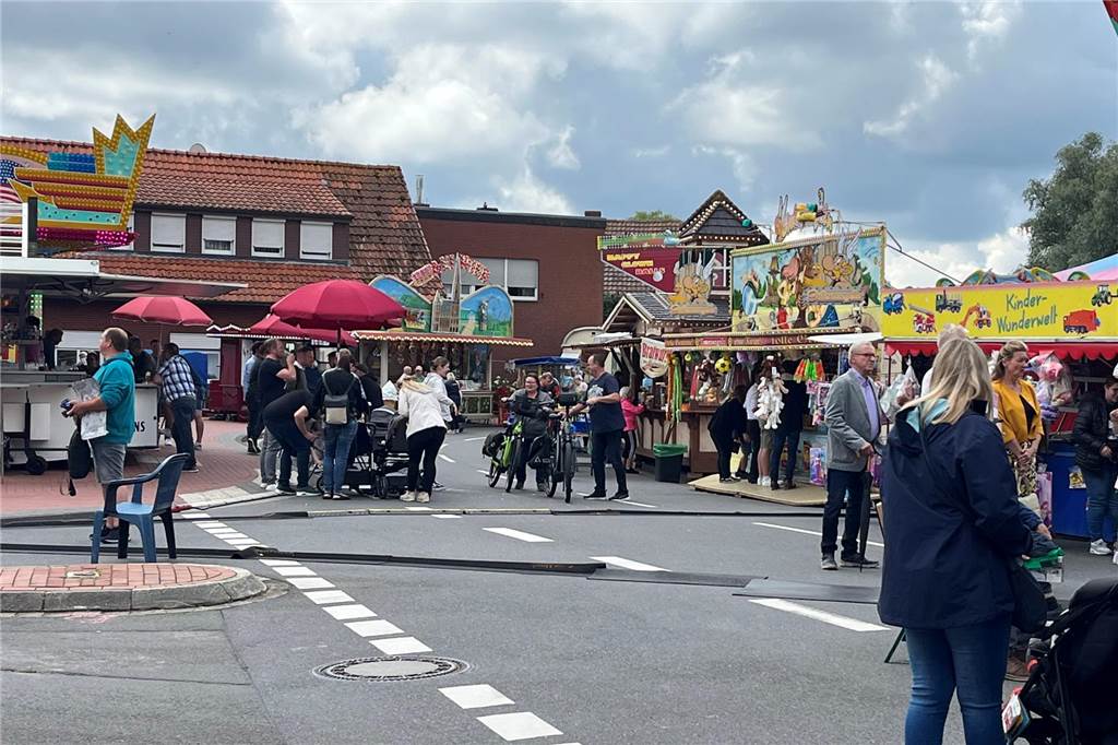 Ein Blick über die Nienborger Kirmes.