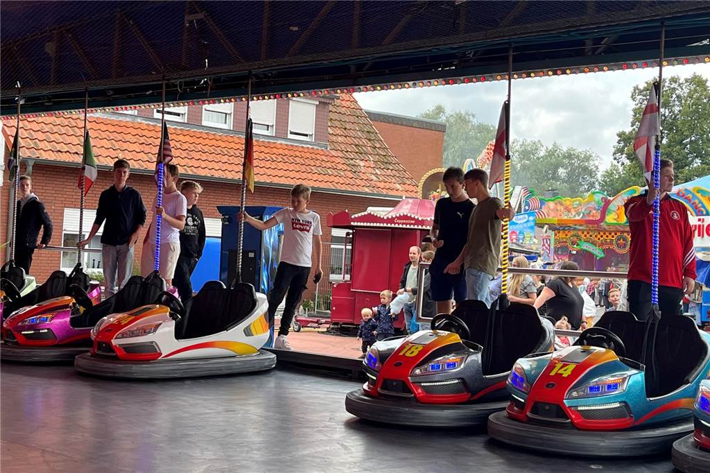 Ein Blick über die Nienborger Kirmes.