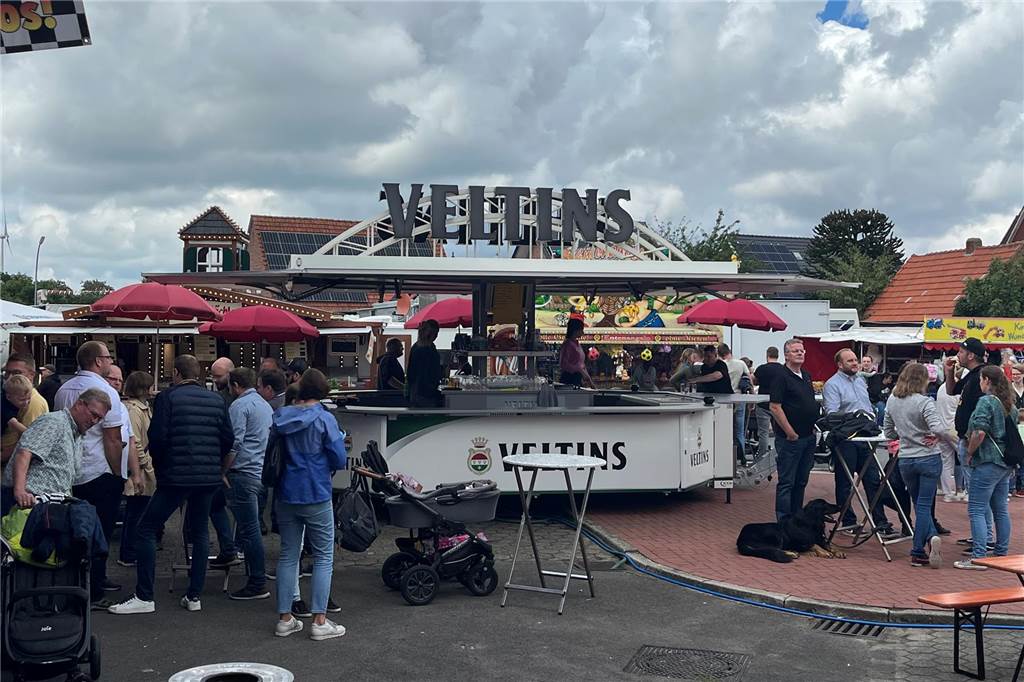 Ein Blick über die Nienborger Kirmes.