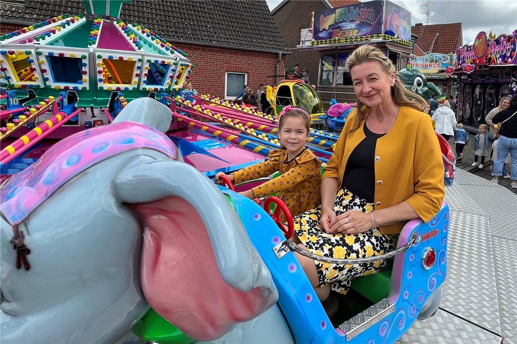 Ein Blick über die Nienborger Kirmes.