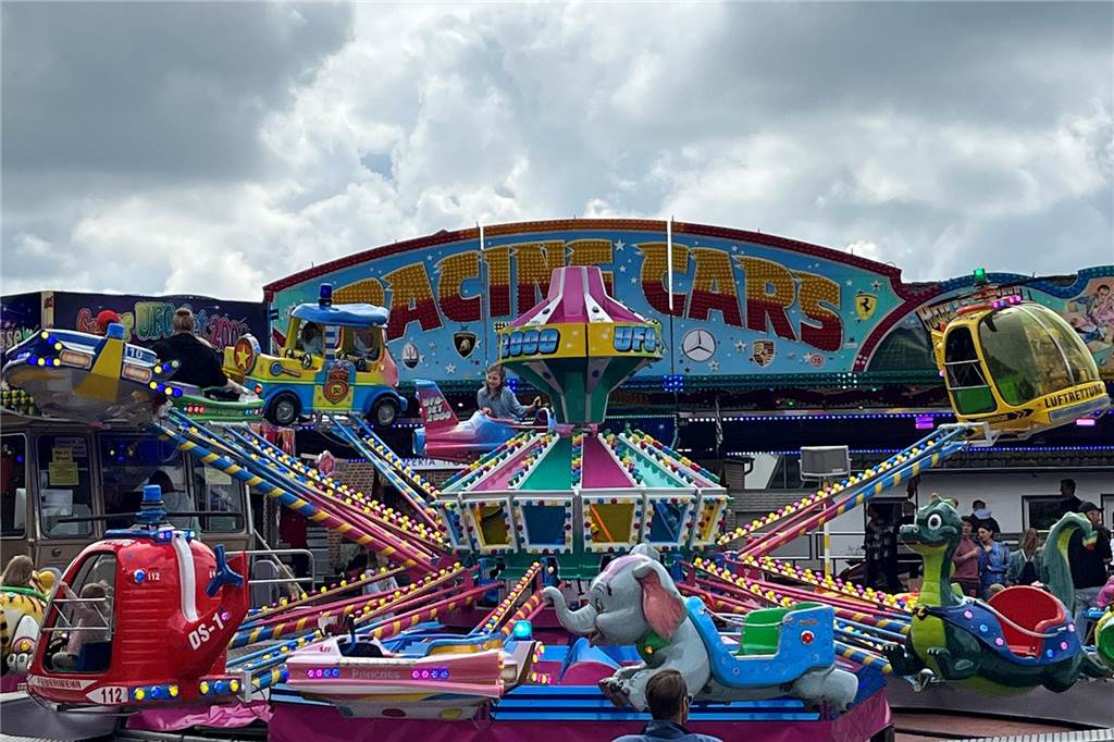 Ein Blick über die Nienborger Kirmes.