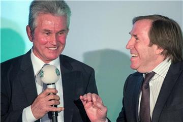 Jupp Heynckes (l) und Günter Netzer im Jahr 2015. Foto: Marius Becker