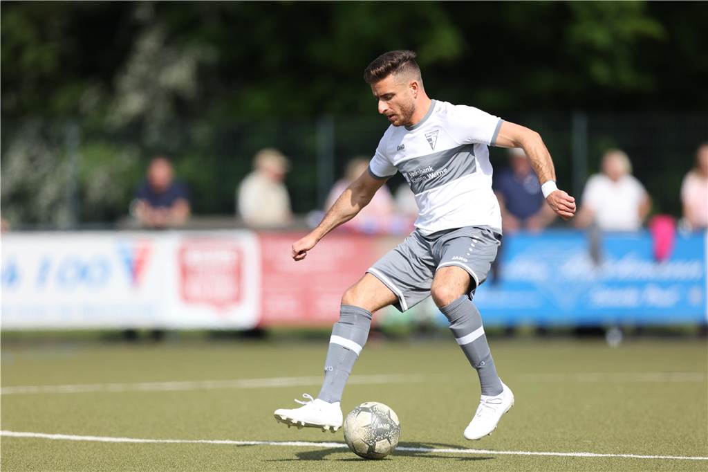 Jussef Saado am Ball