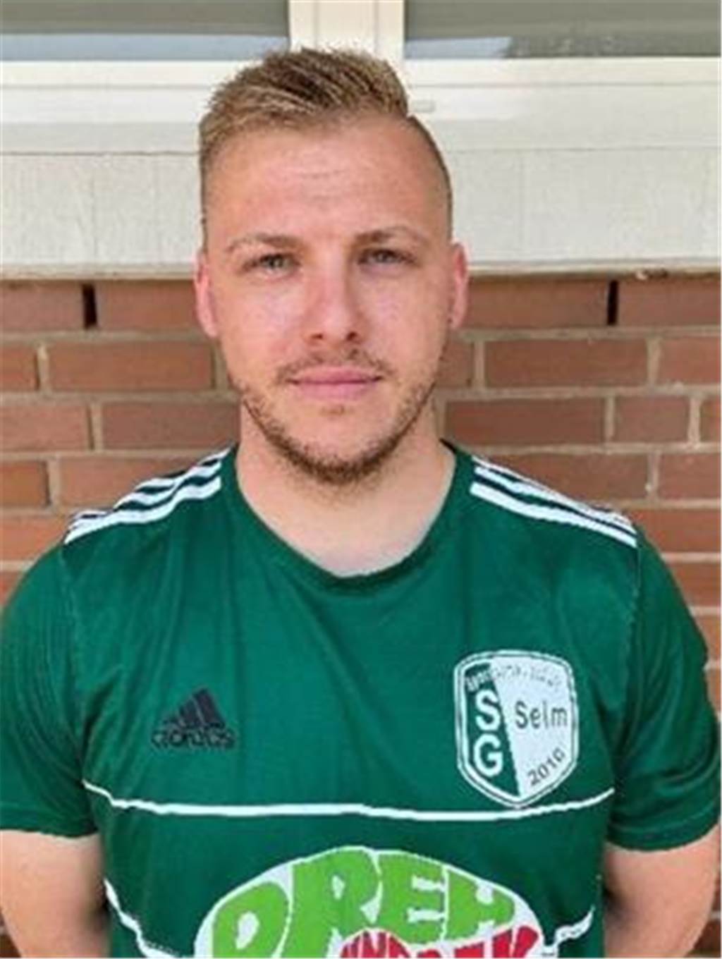 SG Selm II hat ein neues Trainerteam gefunden: „Sind in den eigenen Reihen fündig geworden“ Portrait Justin Graumann im SG-Selm-Trikot.