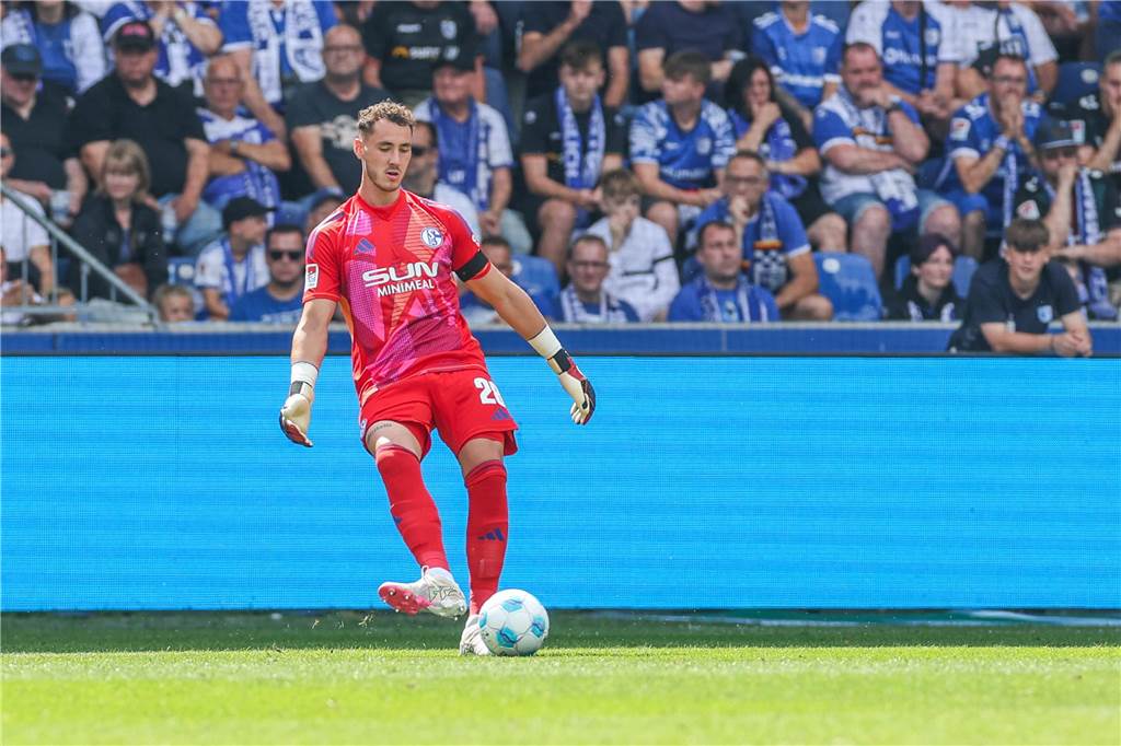 Erstes Pflichtspiel: Charme-Offensive vor der Premiere 25.08.2024, Fussball, Saison 2024/2025, 2. Bundesliga, 3. Spieltag, 1. FC Magdeburg - FC Schalke 04, Justin Heekeren (FC Schalke 04)