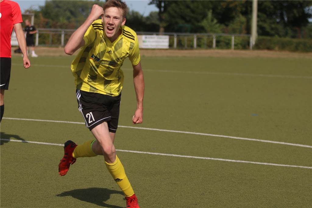 Highlights des Jahres: Zwei Aufstiege, Rettung in letzter Sekunde und Spiel gegen den BVB Justin Helmig erzielte beim 4:4 gegen RW Erkenschwick einen Doppelpack für Westfalia Vinnum.