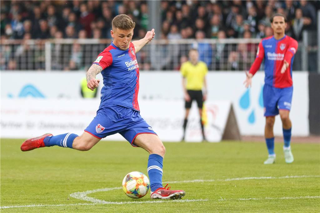 TuS Bövinghausen holt sich noch einen Regionalliga-Spieler: Der war auch schon bei Schalke 04 Justin Neiß hat sich dem TuS Bövinghausen angeschlossen.