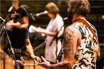 Justin Vernon und Aaron Dessner setzten auf das Kollektiv. Foto: Graham Tolbert