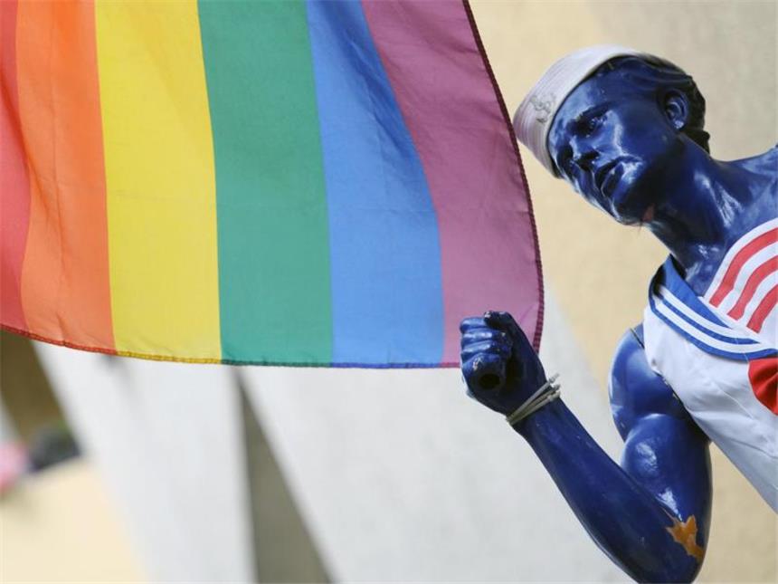 Verurteilte Homosexuelle sollen entschädigt werden Justizminister Maas stellt klar: «Der Staat hat Schuld auf sich geladen.» Foto: Arne Dedert