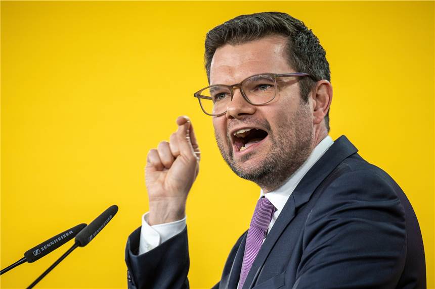 Justizminister Buschmann: „Wir werden Putins Schlächter in Deutschland vor Gericht stellen“ Justizminister Marco Buschmann (FDP) setzt auf internationale Strafverfolgung von Kriegsverbrechen in der Ukraine.