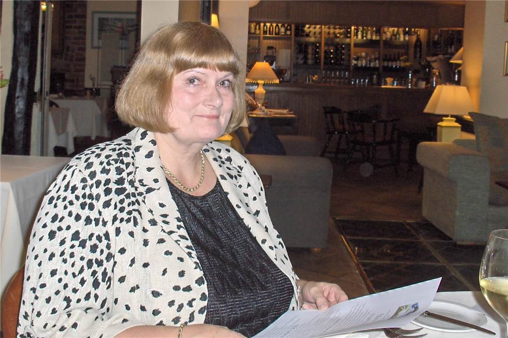 „Sie war immer an der Seite der Frauen“: Erinnerungen an Jutta Geißler-Hehlke Jutta Geißler-Hehlke in einem Restaurant