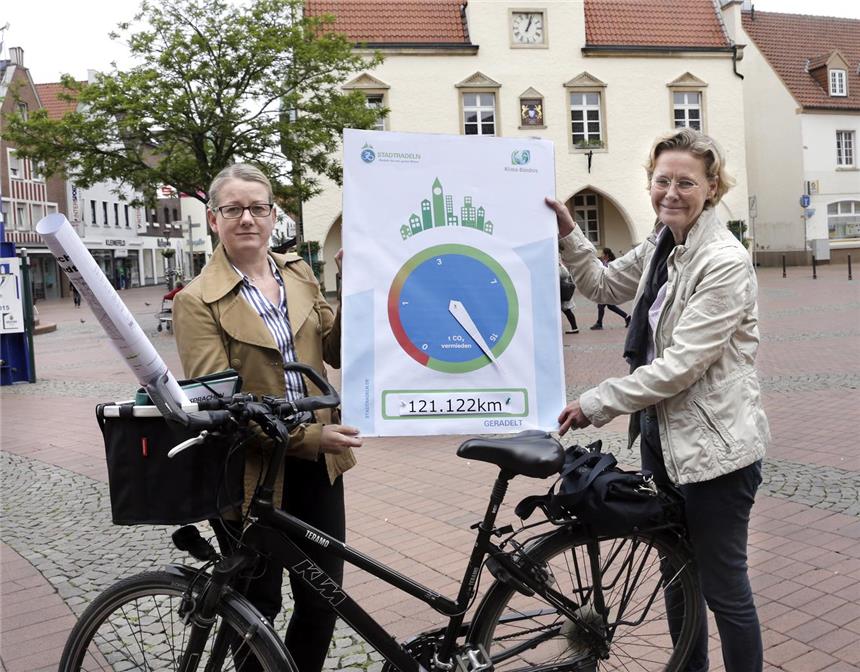 530 Halterner sorgten für eine gute Klimabilanz Jutta Heinichen und Anette Brachthäuser sind mit der Bilanz des Stadtradelns bestens zufrieden.