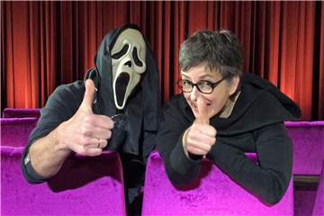 Jutta und Wido Wagner vom Capitol Cinema Center in Werne erklären in der Kinovorschau, was die Besucher von "Scream 5" erwartet.