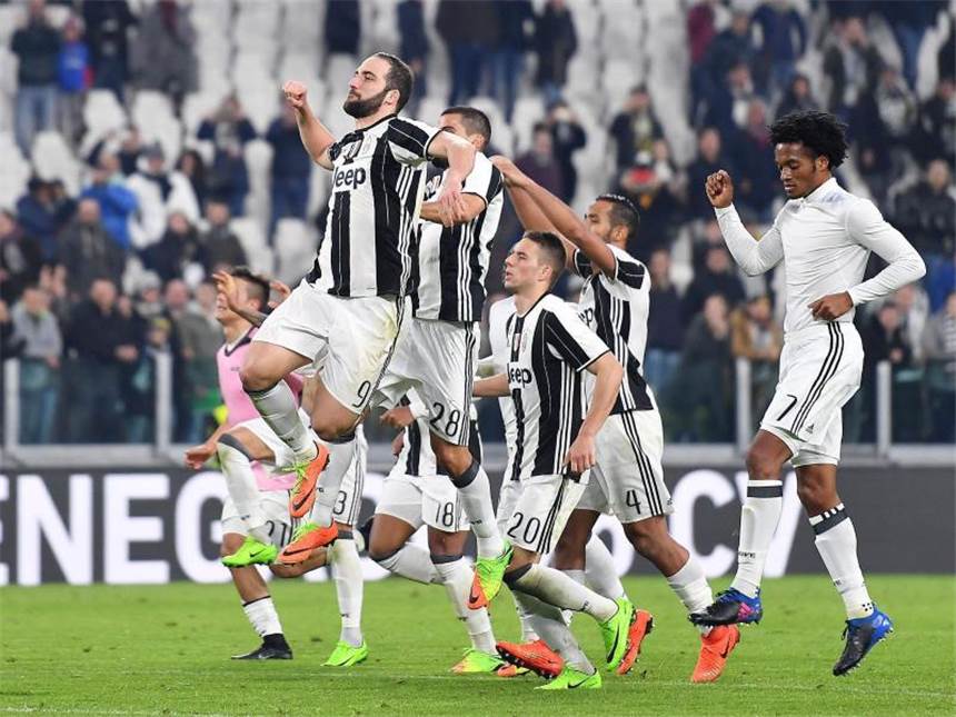 Juve auch ohne Khedira auf Titelkurs - Rückschlag für Neapel Juventus Turin siegte gegen Empoli mit 2:0. Foto: Alessandro Di Marco