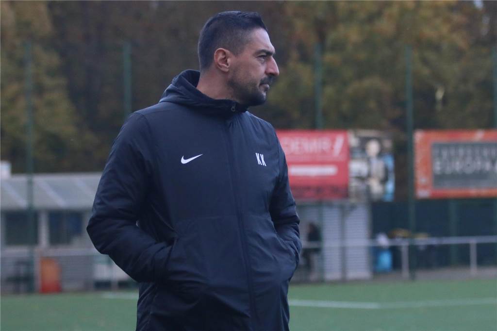 Dortmunder Bezirksligist kommt in Fahrt: Trainer sieht „kein Bezirksliga-Niveau“ bei Konkurrent Kadir Kaya ärgerte sich über die Chancenverwertung seines Teams.