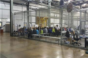 Käfige für Flüchtlinge, die im Zusammenhang mit illegalen Grenzübertritten in Gewahrsam genommen wurden. Foto: U.S. Customs and Border Protection's Rio Grande Valley Sector/AP