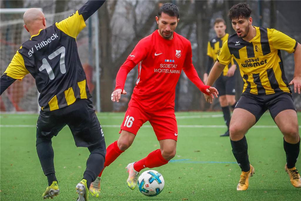 Beim Kirchhörder SC hakt es an allen Ecken und Enden – Trainer fliegt für Frustfoul vom Platz Kagan Atalay und der Kirchhörder SC holten einen Punkt gegen den SV Hilbeck.