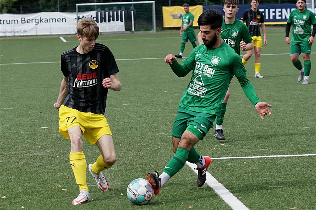 Sie sind die Besten, die Champions: Das ist die Hellweger-Top-Elf der Hinrunde 2022/23 Muhammed Karadag (r.).