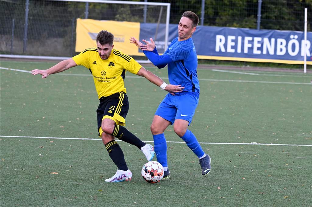 „Doppelpacker“ sichert Kaiserauer Sieg: „Ein verrücktes Hin und Her“ Kaiseraus Marcel Friede traf doppelt gegen den FC Altenbochum.