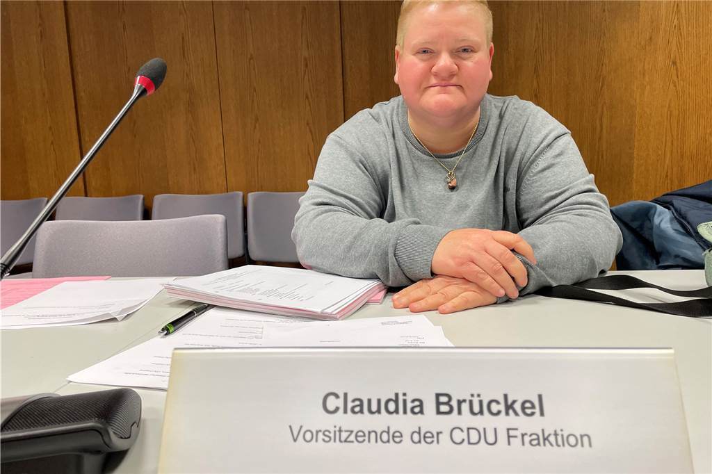 Antrag sorgt für Eklat in Huckarder BV: Grüne werfen SPD „Tabubruch“ vor Claudie Brückel, Vorsitzende der CDU-Fraktion, in der Bezirksvertretung in Huckarde