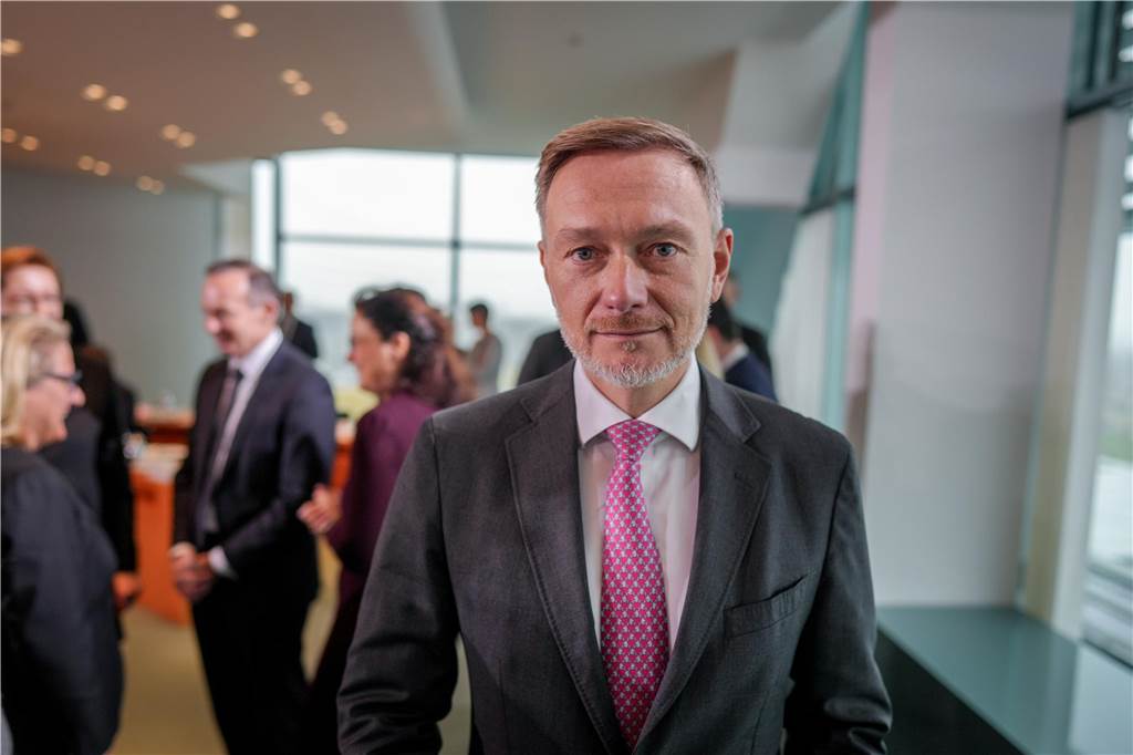 Die Erklärung von Bundeskanzler Olaf Scholz im Wortlaut: Zum Ende der Ampelkoalition Christian Lindner (FDP), Bundesminister der Finanzen, nimmt an der Sitzung des Bundeskabinetts teil.