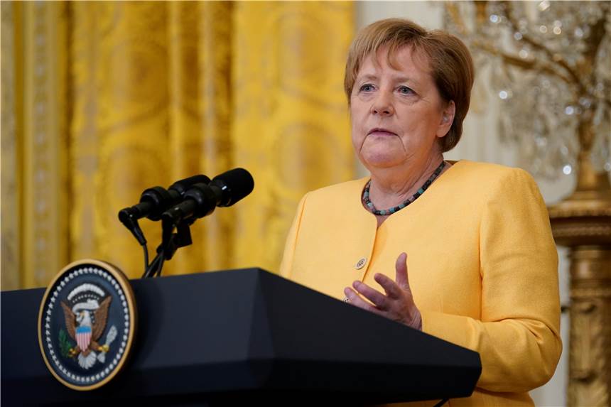 Wegen Hochwasser-Katastrophe: Merkel kündigt schnelle Hilfe an Kanzlerin Angela Merkel kündigt schnelle Hilfe an.