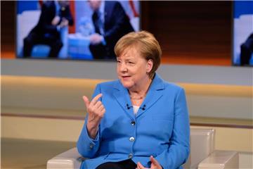 Kanzlerin Merkel in der ARD-Talksendung „Anne Will“ über Trumps Strafzölle: „Wir lassen uns nicht ein ums andere Mal da irgendwie über den Tisch ziehen. Sondern wir handeln dann auch.“ Foto: Wolfgang Borrs/NDR
