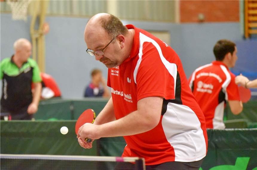 Saisonabbruch - und der TuS Holzen-Sommerberg ist ein Landesligist Kapitän Jürgen Wickenkamp steigt mit dem TuS Holzen-Sommerberg in die Tischtennis-Landesliga auf.