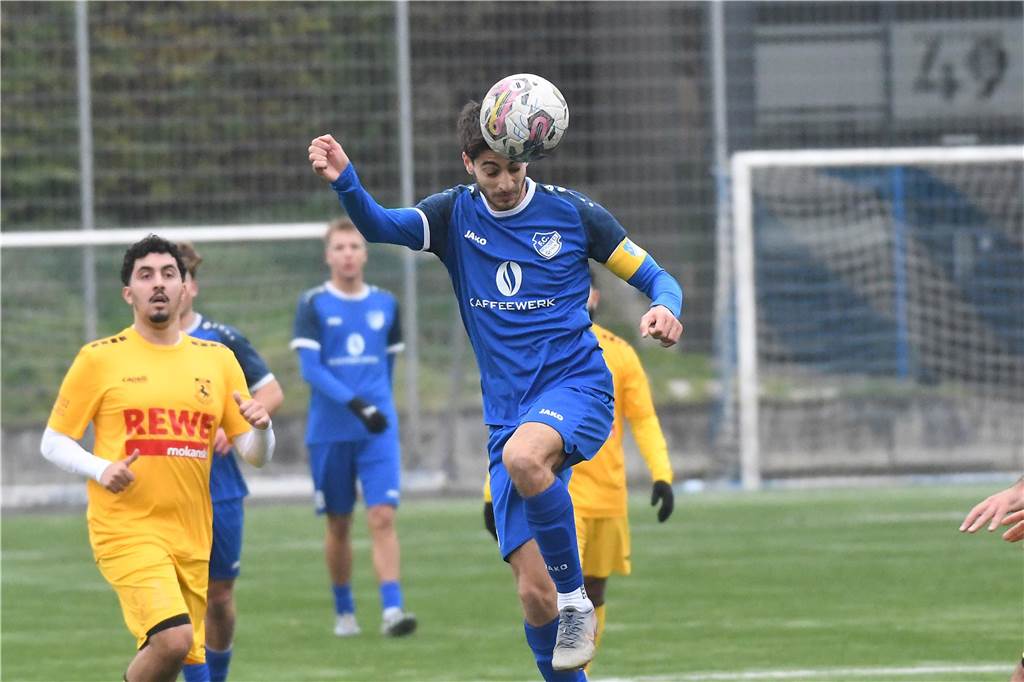 FC Frohlinde bleibt Spitzenreiter VfB Börnig auf den Fersen Kapitän Maurizio Fenu (am Ball) erzielte den Treffer zum 3:1.