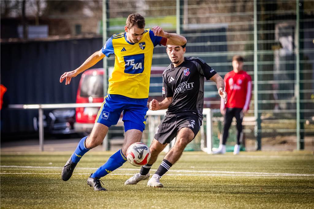 Kapitän Maximilian Hinkelmann (l.) traf zum 1:5.