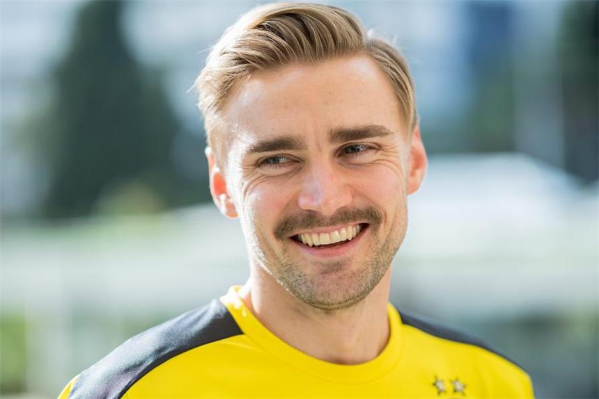 Kapitän mit Schnäuzer: Marcel Schmelzer.